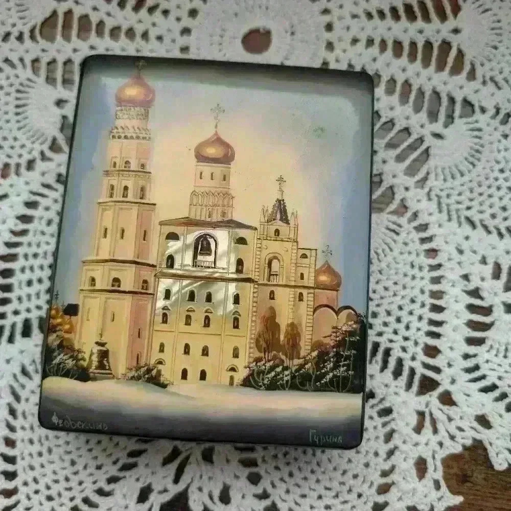 Vintage Russian trinket box hinge is broken